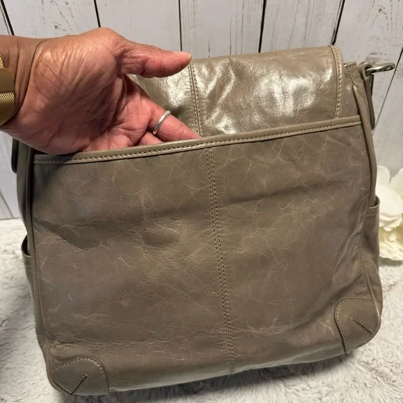 HP💕 Hayden Harnett Turnlocks Hobo - Picture 8 of 12